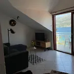 Apartment Sea Dance, *